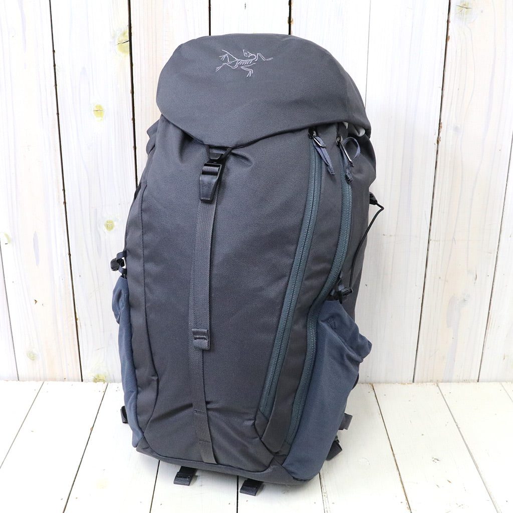 ARC’TERYX / Mantis 20 Backpack Graphite