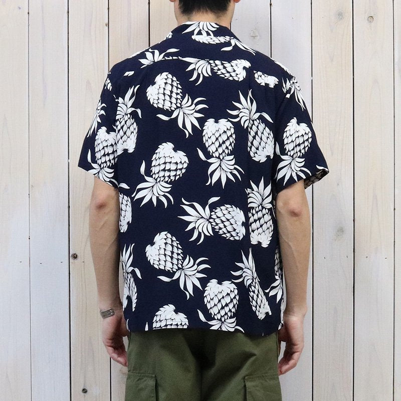 DUKE KAHANAMOKU : S/S RAYON HAWAIIAN SHIRT-DUKE’S PINEAPPLE (NAVY)