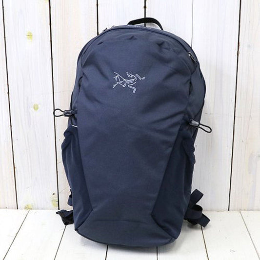 ARC'TERYX『Mantis 16 Backpack』(Black Sapphire)