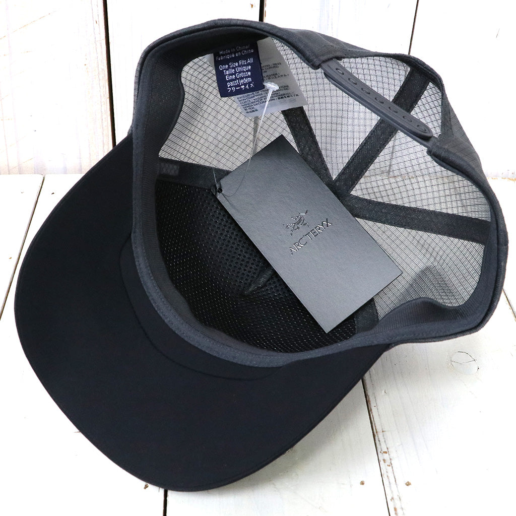 ARC'TERYX『Bird Word Trucker Curved』(Black/Graphite)