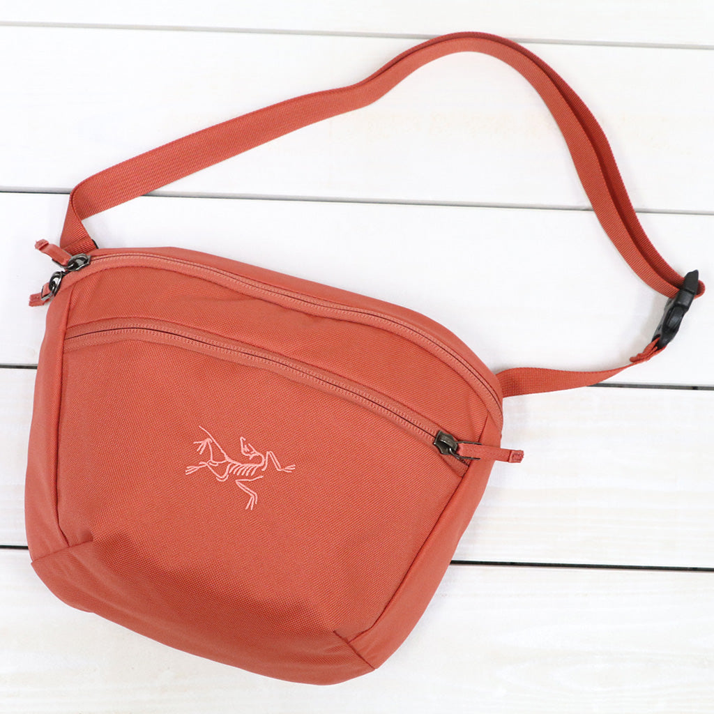 ARC'TERYX : Mantis 2 Waist Pack (Stone Red) – Reggieshop