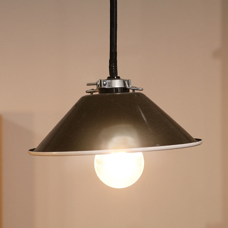 DEAD STOCK : 1947’s US ARMY BASE LAMP SHADE