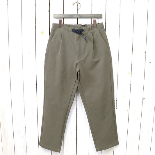 Goldwin『One Tuck Tapered Stretch Pants』(トープグレー)