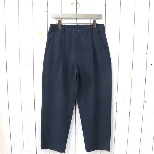 Goldwin『One Tuck Tapered Light Pants』(ダークネイビー)
