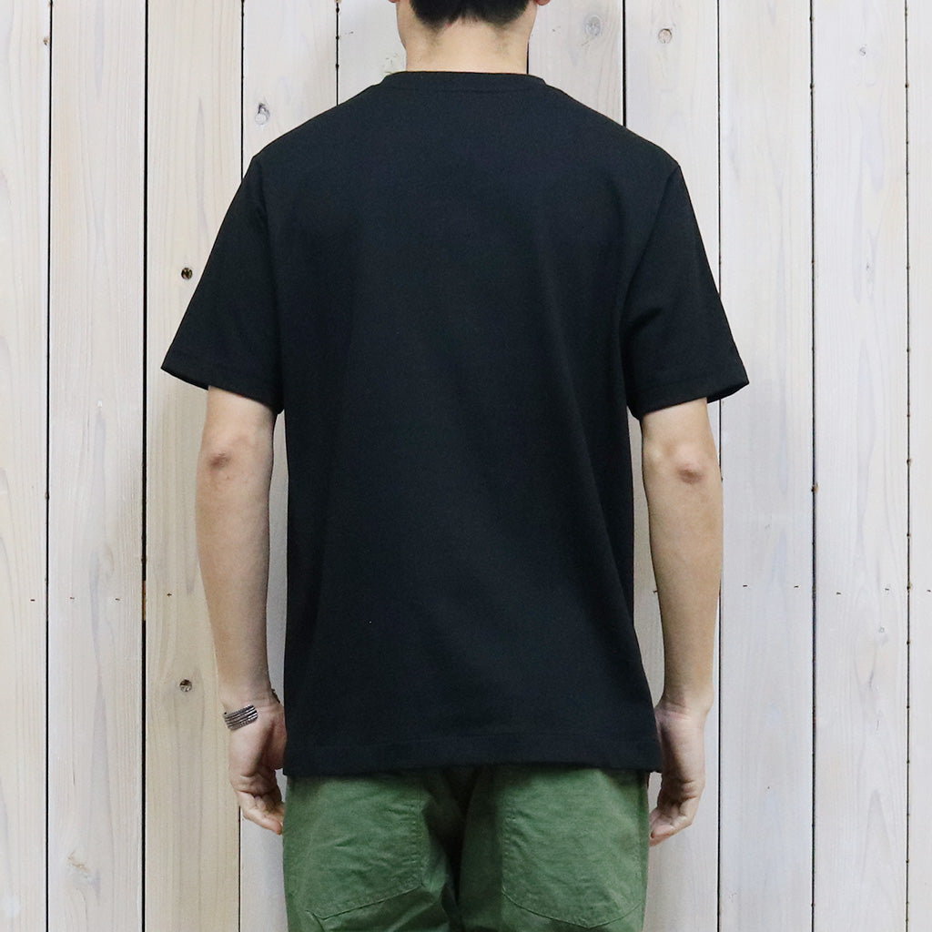 LACOSTE『ポケットTシャツ』(BLACK)