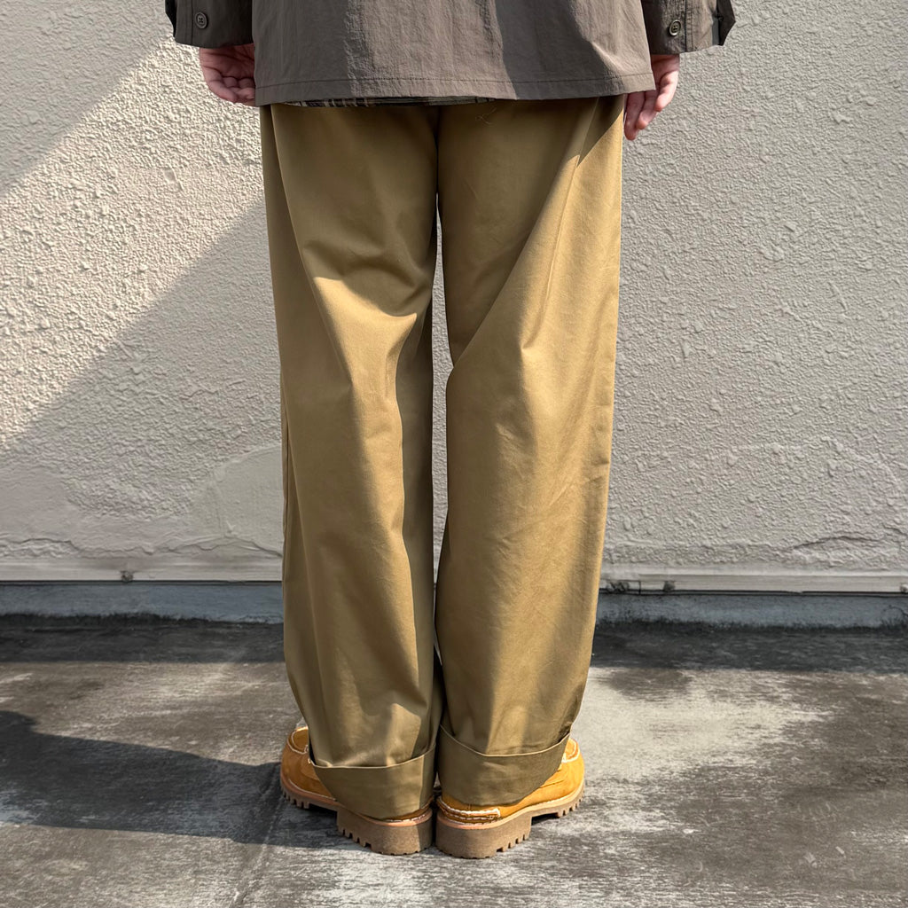ENGINEERED GARMENTS : Carlyle Pant-Lt.Weight Nyco Twill (Khaki)