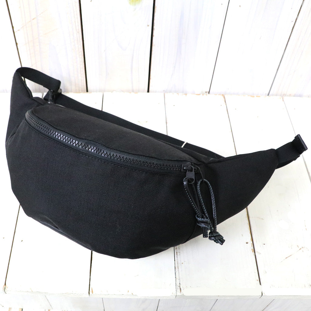 hobo『Waist Pouch Nylon Oxford with Cow Leather』