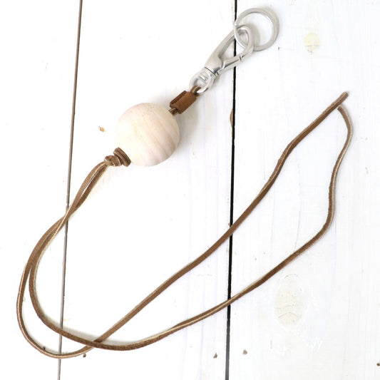 hobo : Round Wood Beads Key Ring with Brass