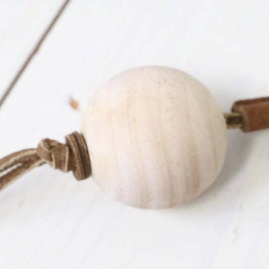 hobo : Round Wood Beads Key Ring with Brass