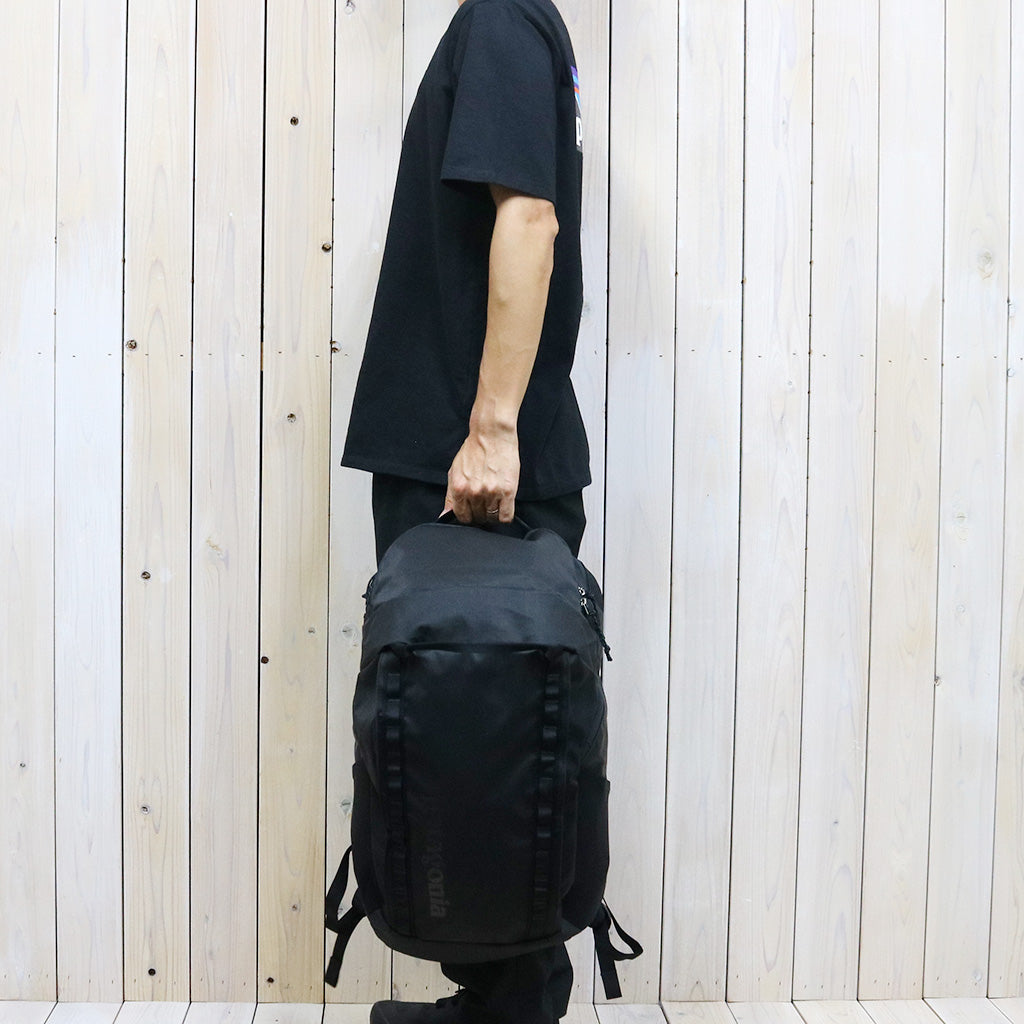 patagonia『Black Hole Pack 32L』(Black)