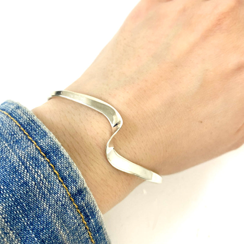 Indian Jewelry : Navajo Elaine Tahe Bangle