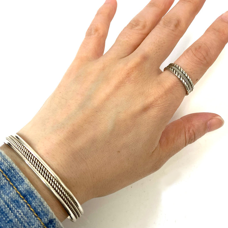 Indian Jewelry : Navajo Robert Cadman Ring Type-B