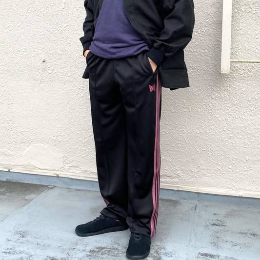 Needles トラックパンツの着用イメージ写真｜Reggie Japan 公式コラム