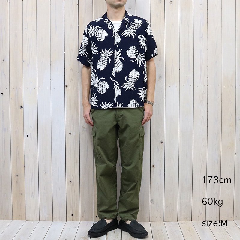 DUKE KAHANAMOKU : S/S RAYON HAWAIIAN SHIRT-DUKE’S PINEAPPLE (NAVY)