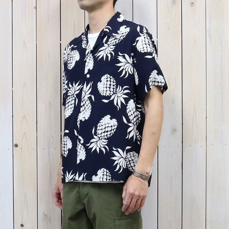 DUKE KAHANAMOKU : S/S RAYON HAWAIIAN SHIRT-DUKE’S PINEAPPLE (NAVY)
