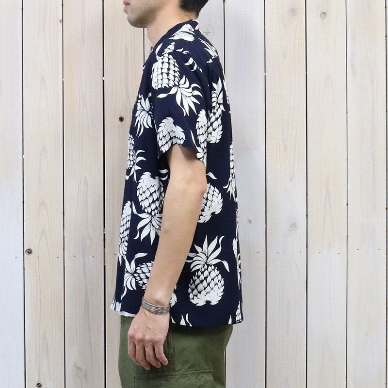 DUKE KAHANAMOKU : S/S RAYON HAWAIIAN SHIRT-DUKE’S PINEAPPLE (NAVY)