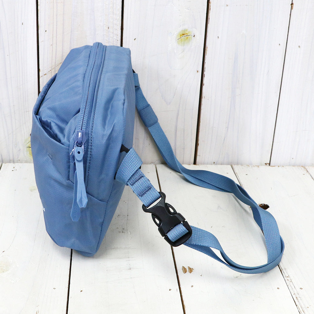 ARC'TERYX『Heliad 6L Crossbody bag』(Stone Wash)