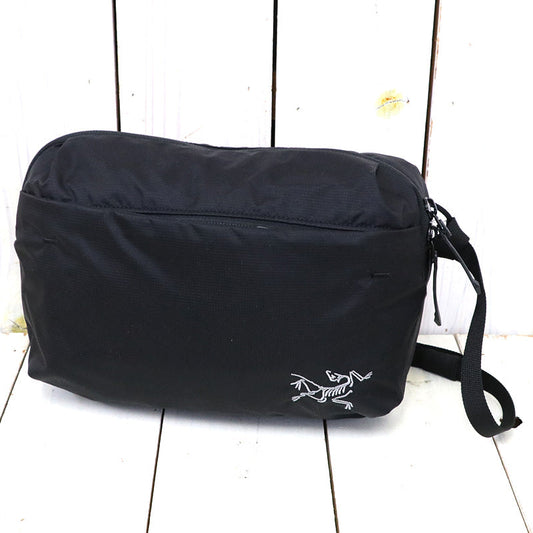 ARC'TERYX『Heliad 6L Crossbody bag』(Black)