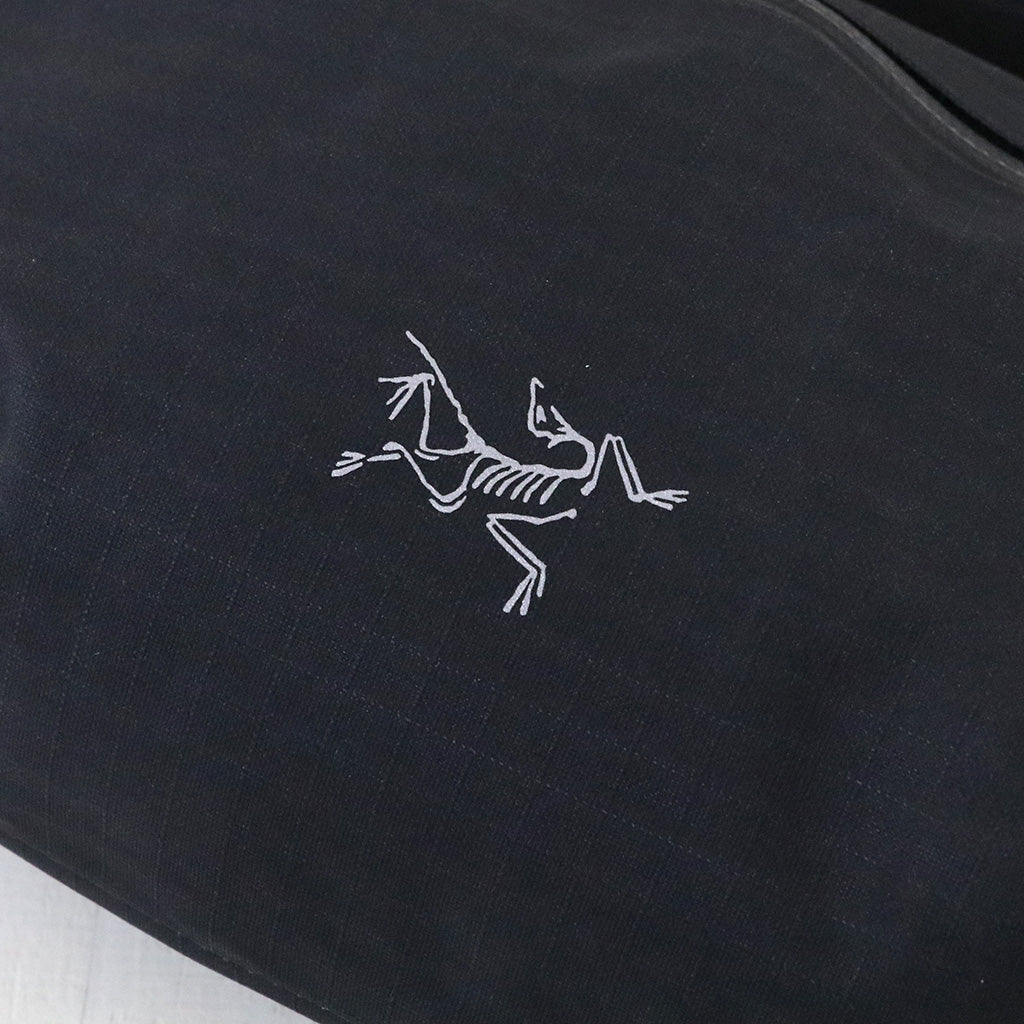 ARC'TERYX : Granville Crossbody Bag (Black)