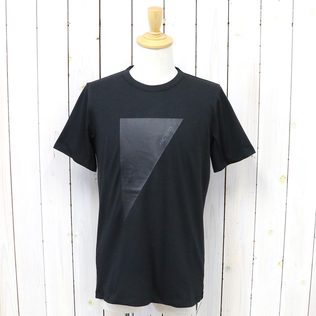 ARC'TERYX『Captive Arc’postrophe Word SS T-Shirt』(Black)