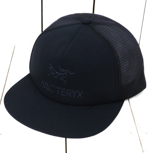 ARC'TERYX『Logo Trucker Flat』(Black)