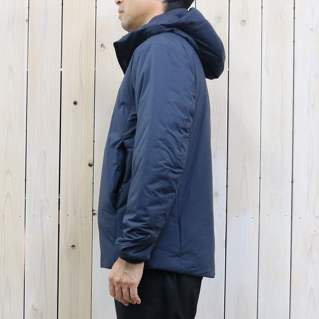 ARC'TERYX『Atom Heavyweight Hoody』(Black Sapphire)