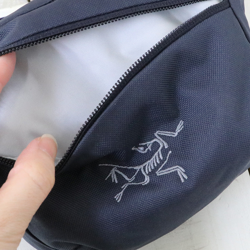 ARC'TERYX『Mantis 1 Waist Pack』(Black Sapphire/Vitality)