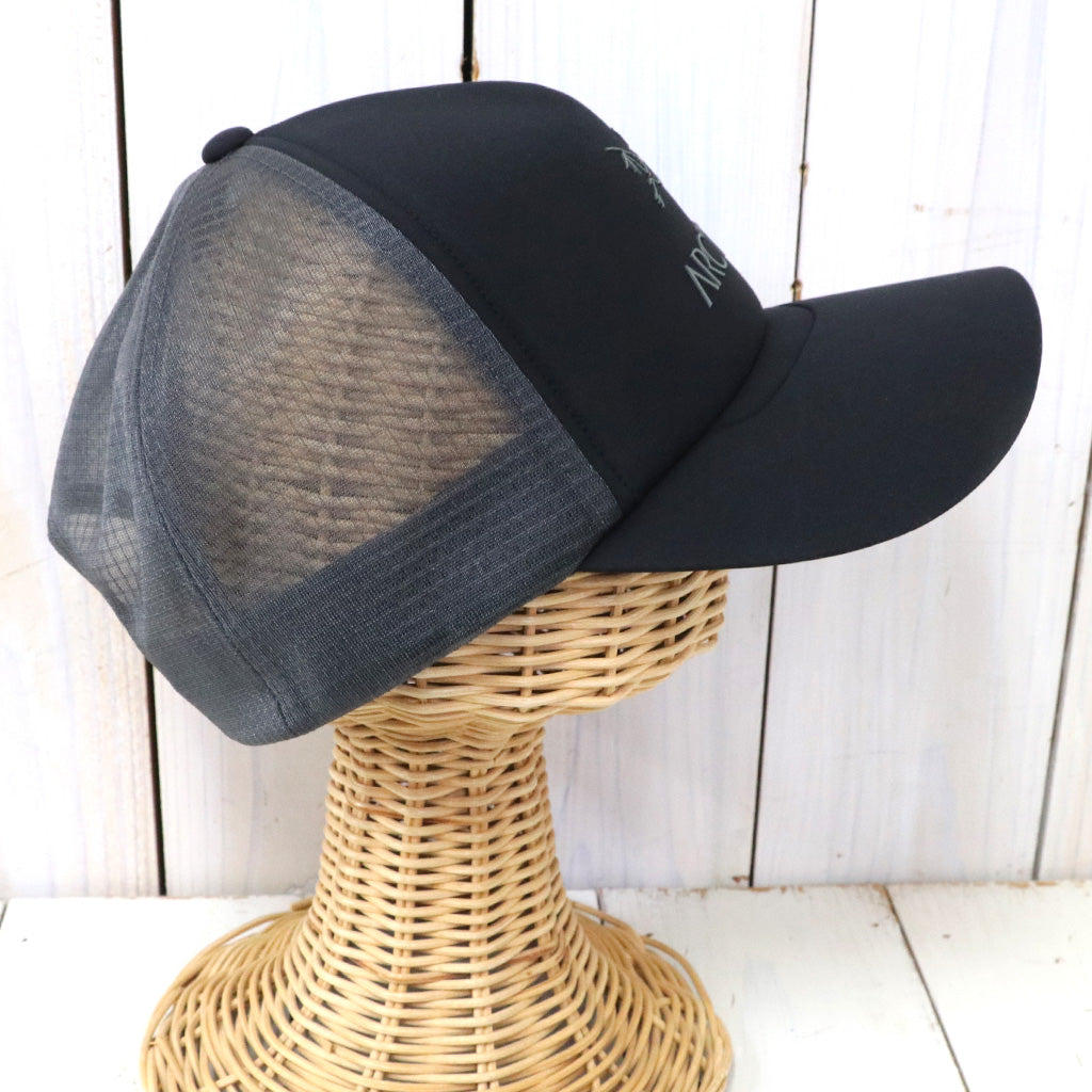 ARC'TERYX『Bird Word Trucker Curved』(Black/Graphite)