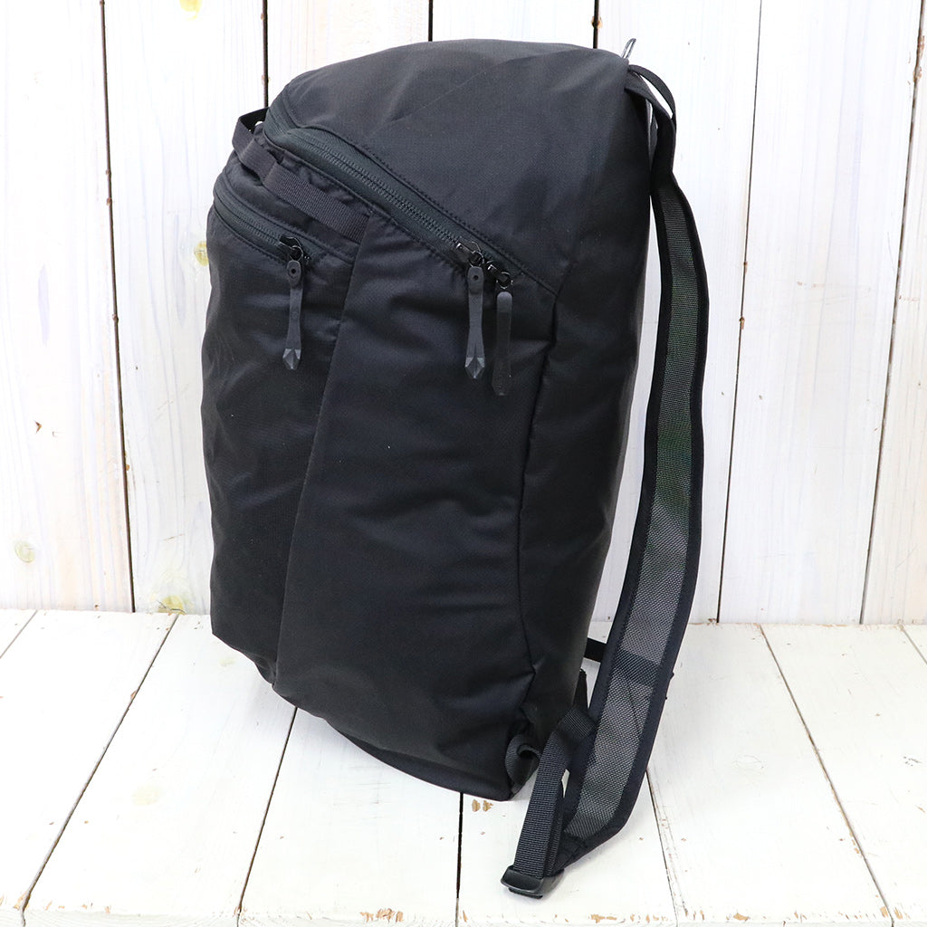 ARC'TERYX『Heliad 15L Backpack』(Black)