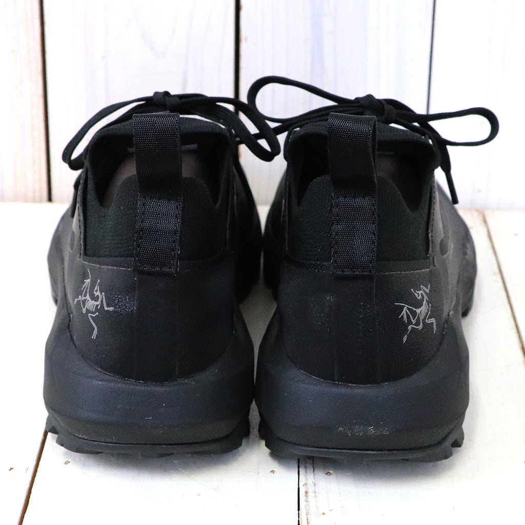 ARC'TERYX『Vertex Alpine GORE-TEX』(Black/Black)