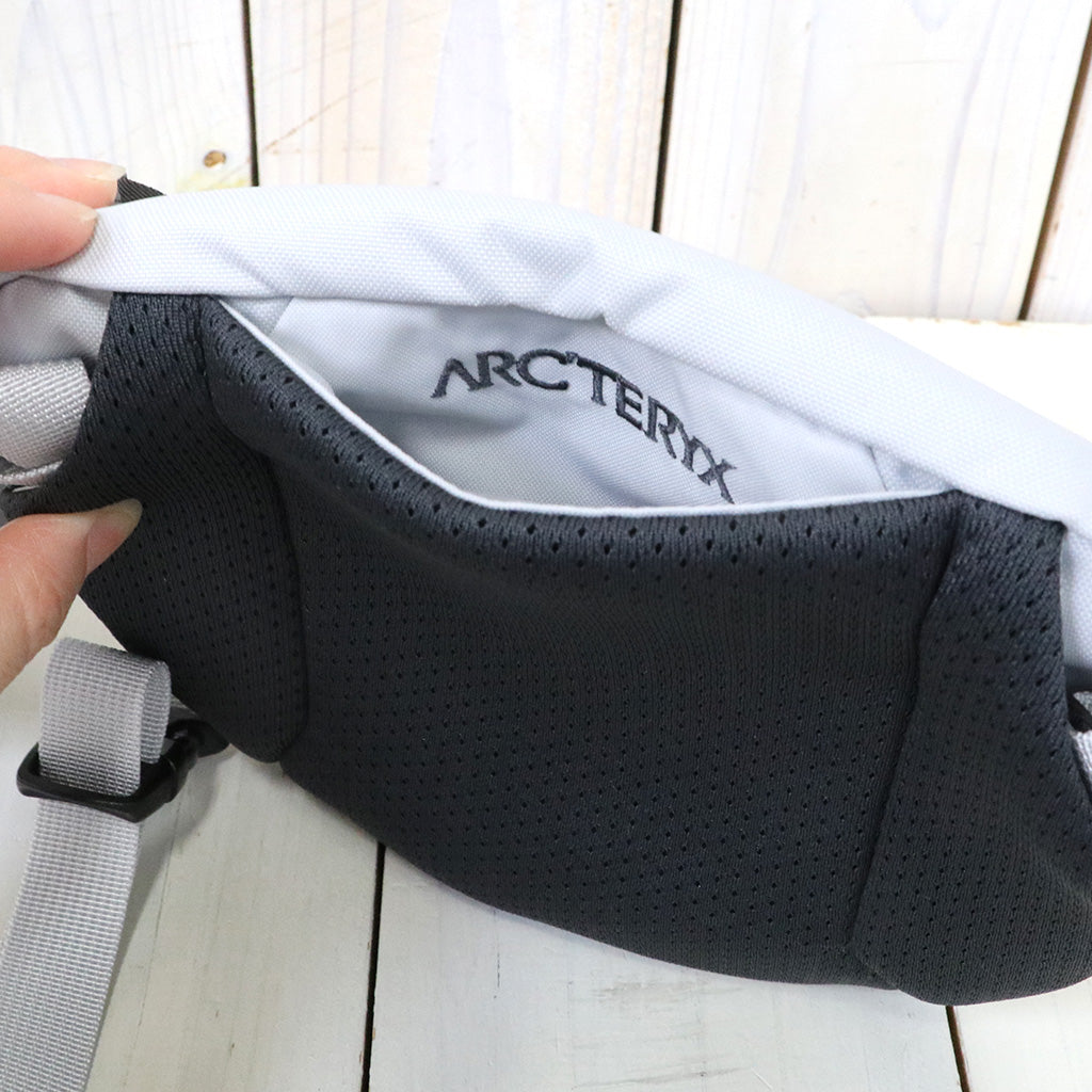 ARC'TERYX『Mantis 1 Waist Pack』(Solitude/Graphite)