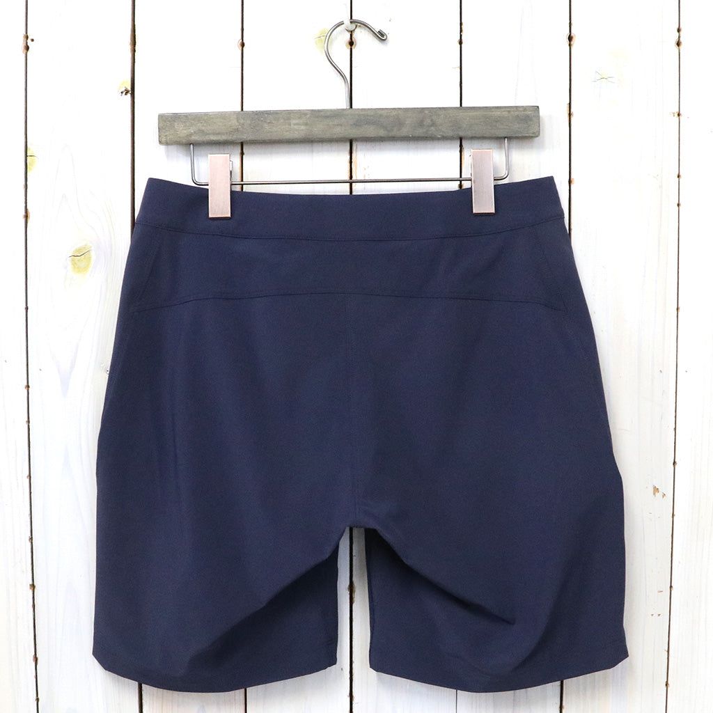 ARC'TERYX『Gamma Lightweight Short 9”』(Black Sapphire)