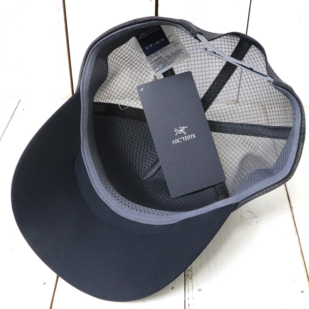 ARC'TERYX : Bird Word Trucker Hat (Black/Cloud)