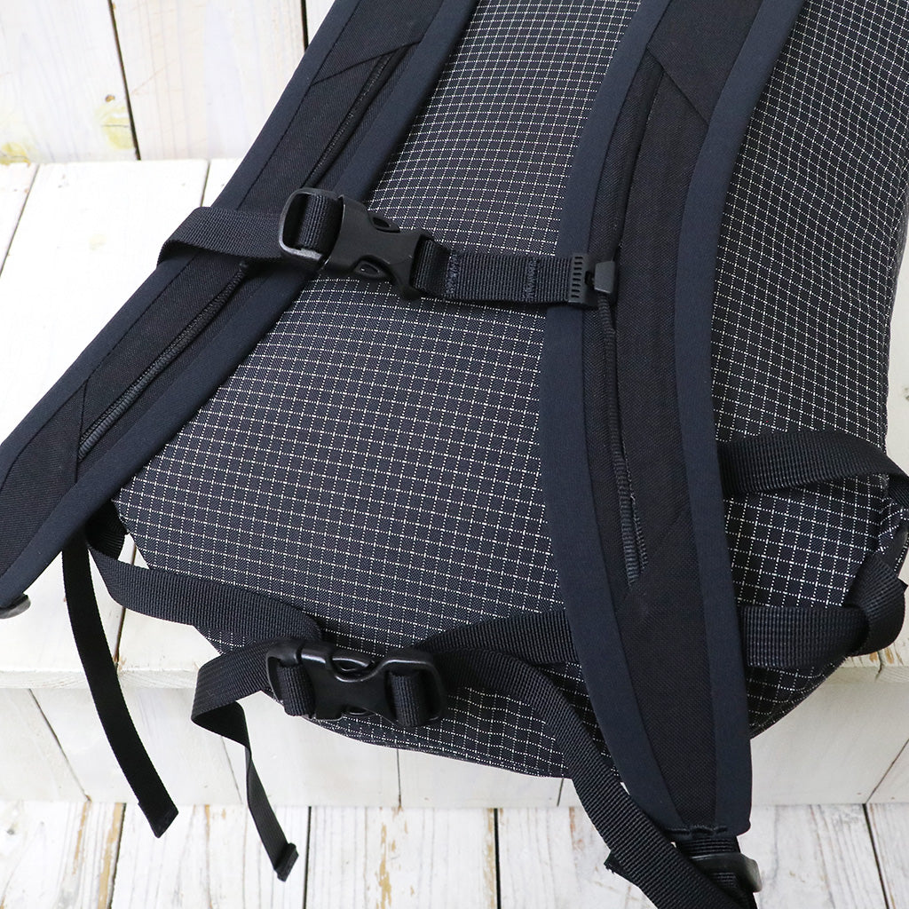 ARC'TERYX : Konseal 15L Backpack (Black)