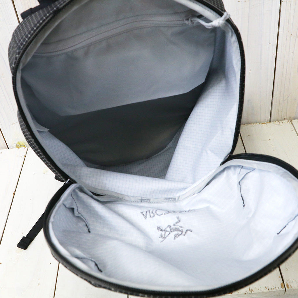 ARC'TERYX : Konseal 15L Backpack (Black)
