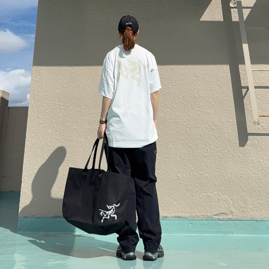 ARC'TERYX : Kragg SL Cotton Blurred Bird SS (White Light/Atmos)