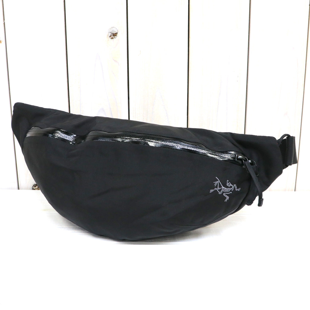 ARC'TERYX : Axios 4 Crossbody (Black)