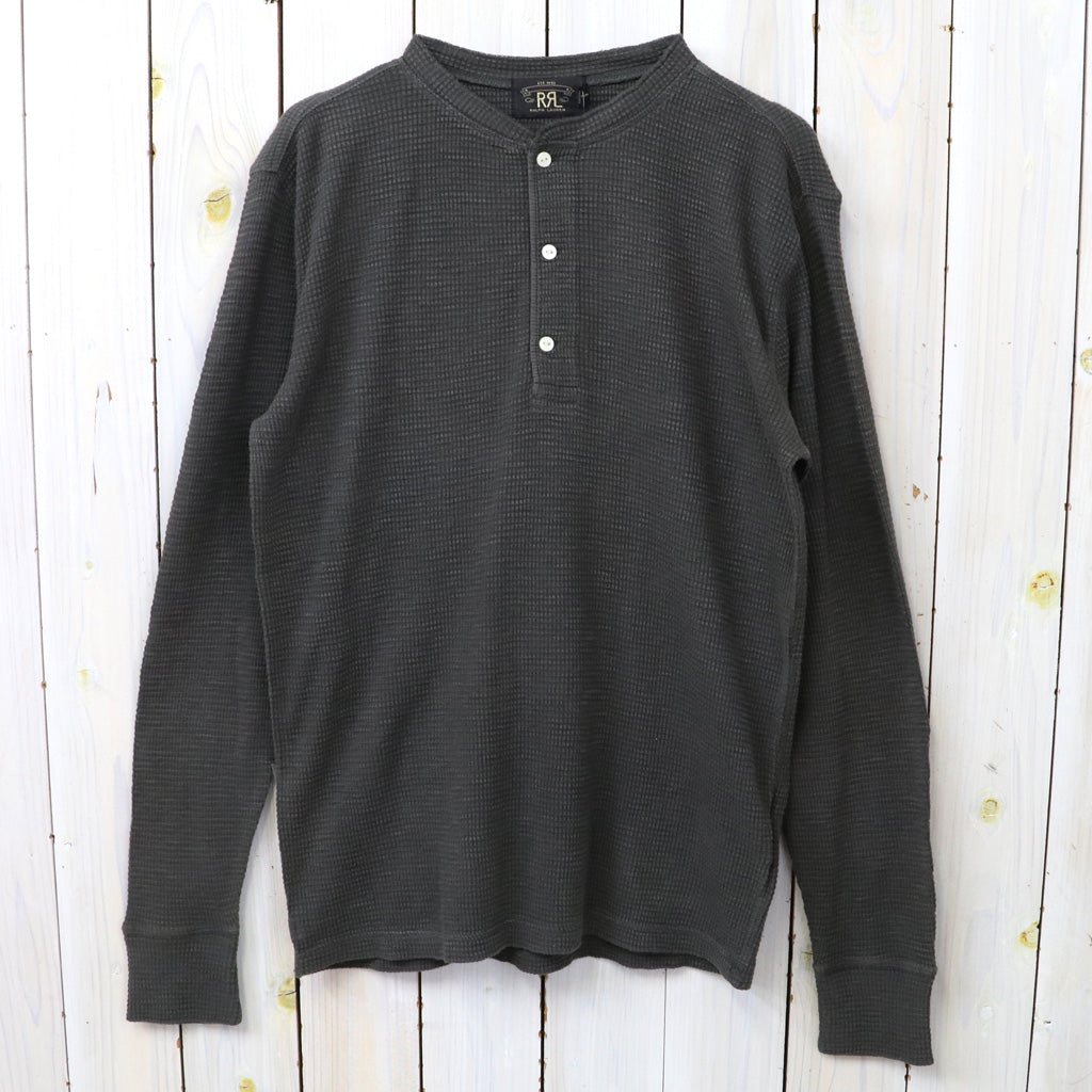 Double RL : WAFFLE-KNIT HENLEY NECK (FADED BLACK CANVAS)