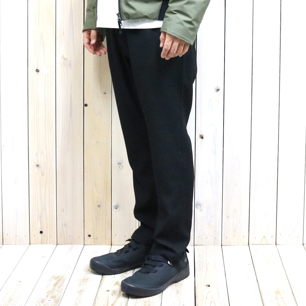 GRAMICCI『WOOL LIKE SLACKS PANT』