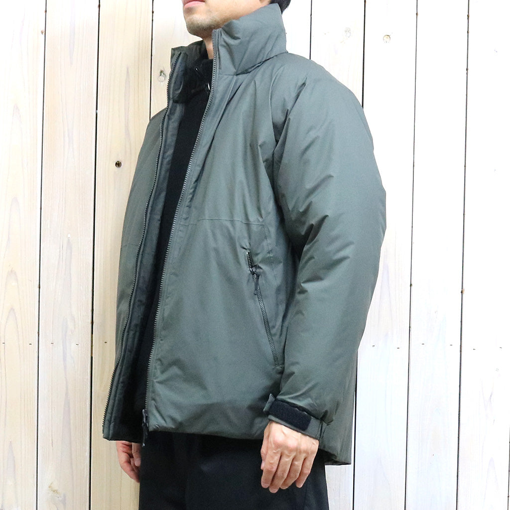 Goldwin『WINDSTOPPER BY GORE-TEX LABS Puffy Jacket』(ダークオリーブ)