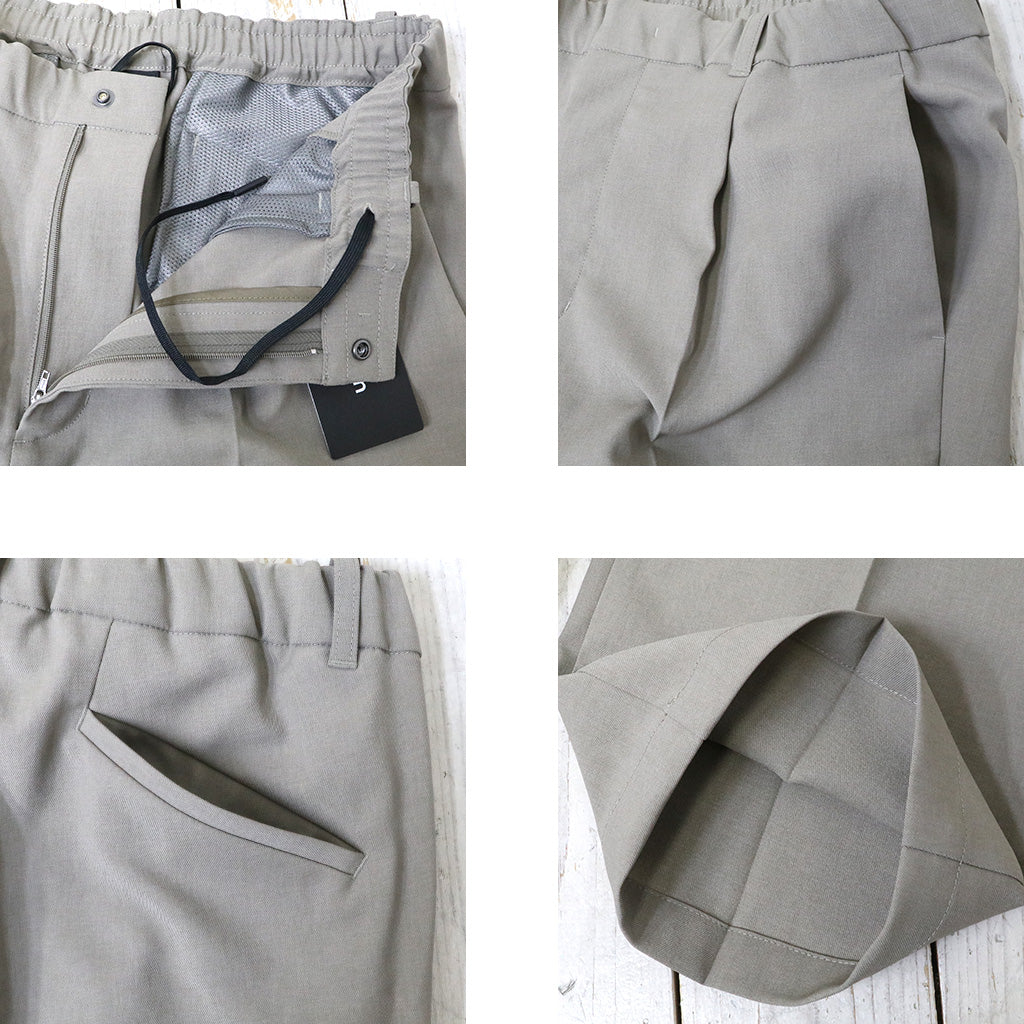 Goldwin『One Tuck Straight Pants』(トープフォーン)