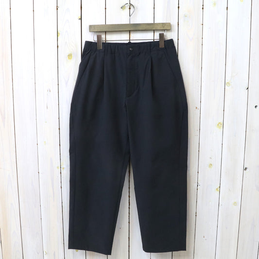 Goldwin『One Tuck Tapered Light Pants』(カーボングレー)