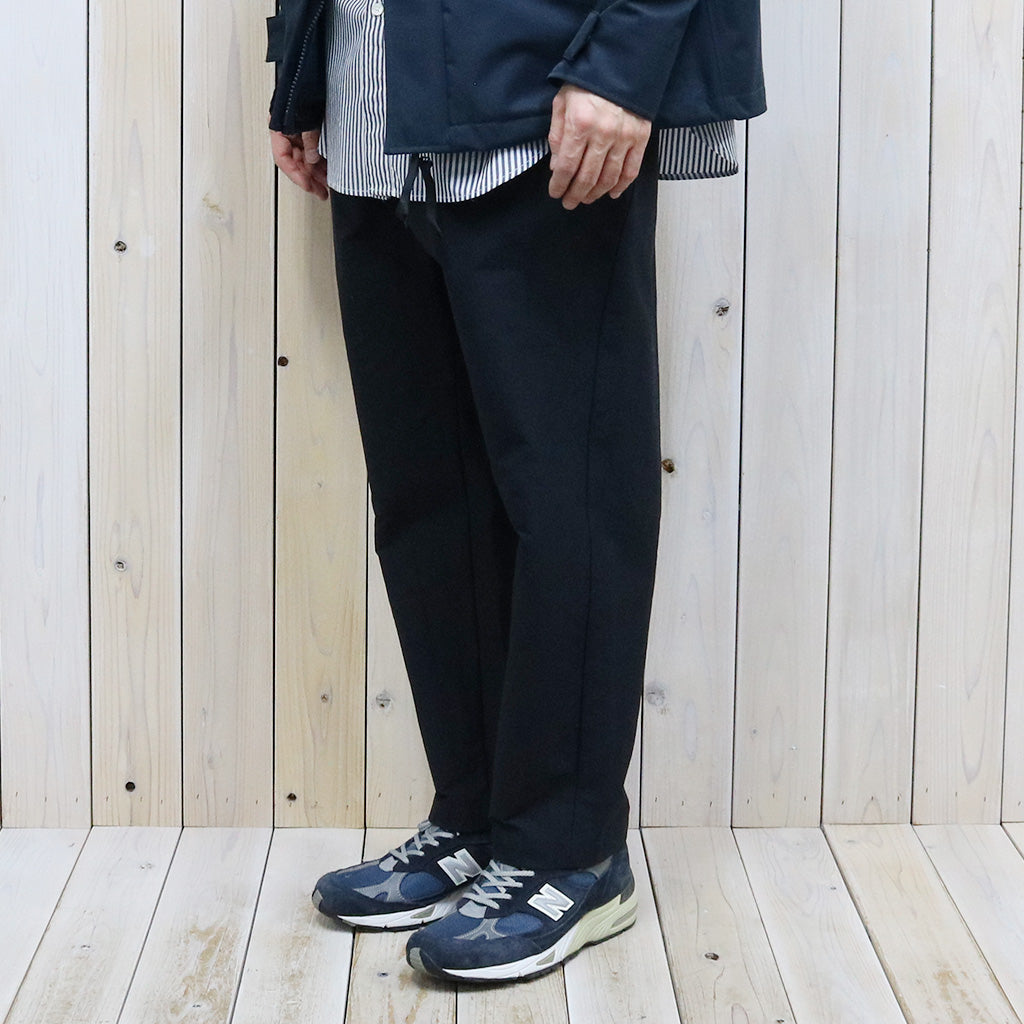 Goldwin『One Tuck Tapered Ankle Pants』(ブラック)