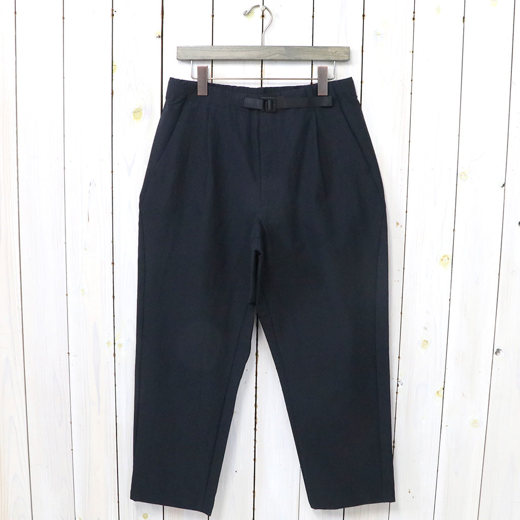 Goldwin『One Tuck Tapered Ankle Pants』(ブラック)
