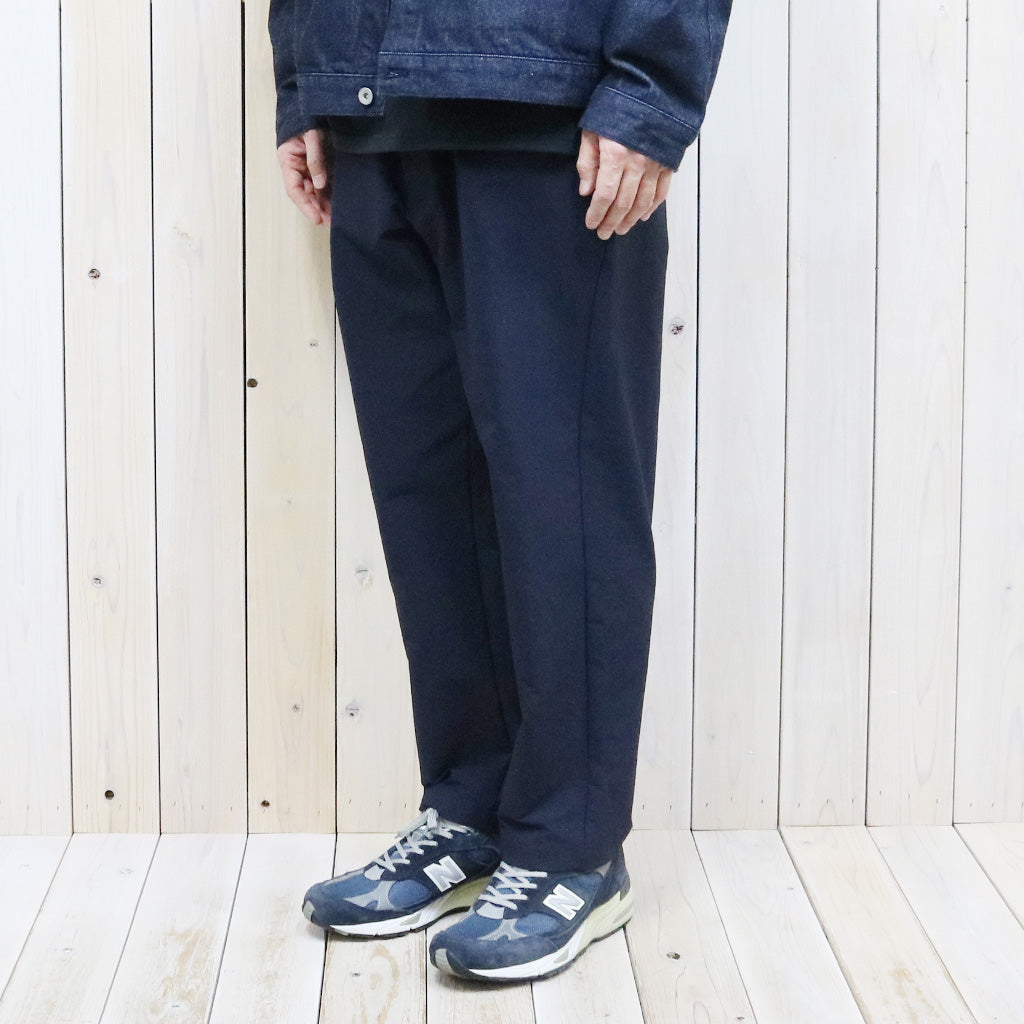 Goldwin『One Tuck Tapered Ankle Pants』(ダークネイビー)