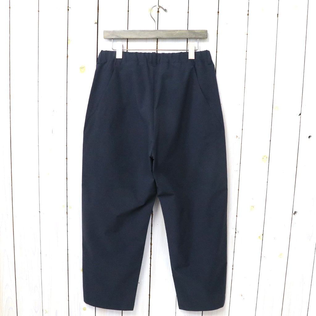 Goldwin『One Tuck Tapered Light Pants』(ダークネイビー)
