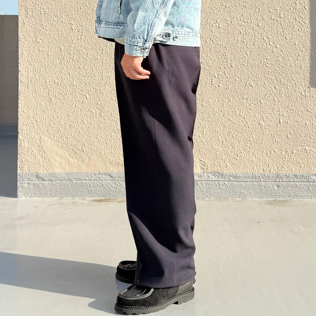 INTÉRIM : 1-TUCK WIDE TAPERED MILITARY TROUSERS (NAVY) (IT26A079)