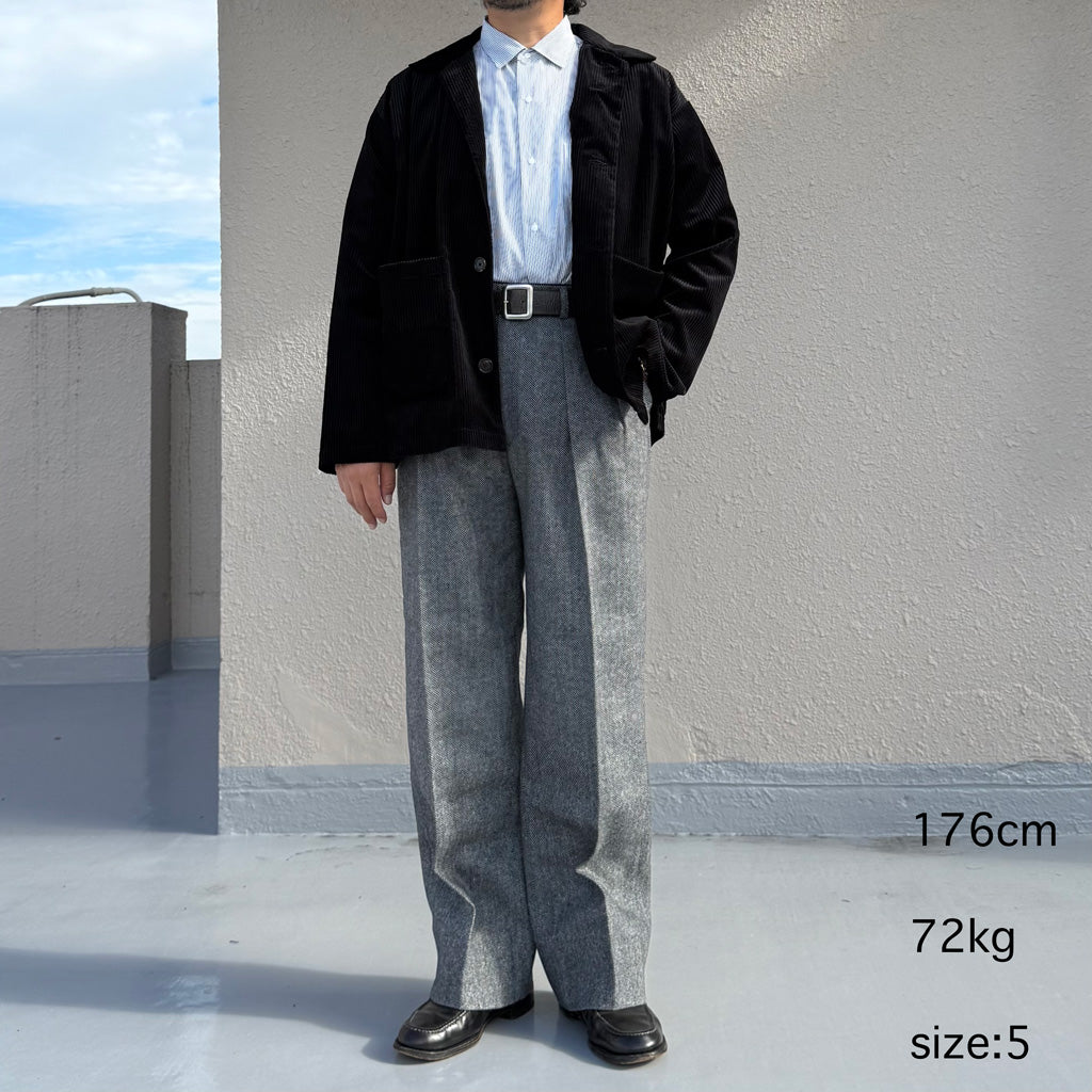 INTÉRIM : 2-TUCK STRAIGHT SLACKS  (BLACK) (IT26A083)