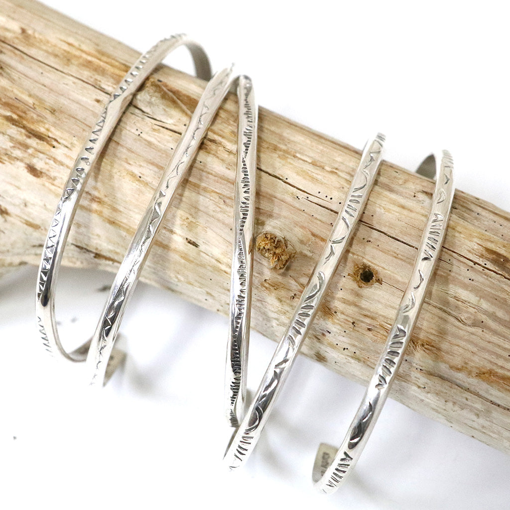 Indian Jewelry : Navajo Elaine Tahe Bangle(D)