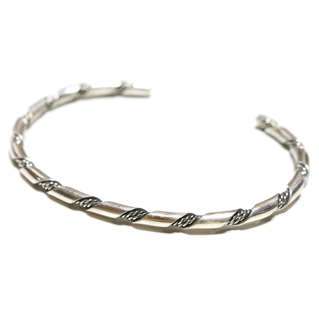 Indian Jewelry : Navajo Elaine Tahe Bangle(C)